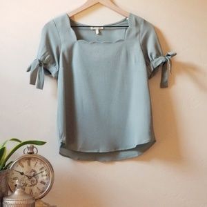 Monteau scalloped collar blouse (S)